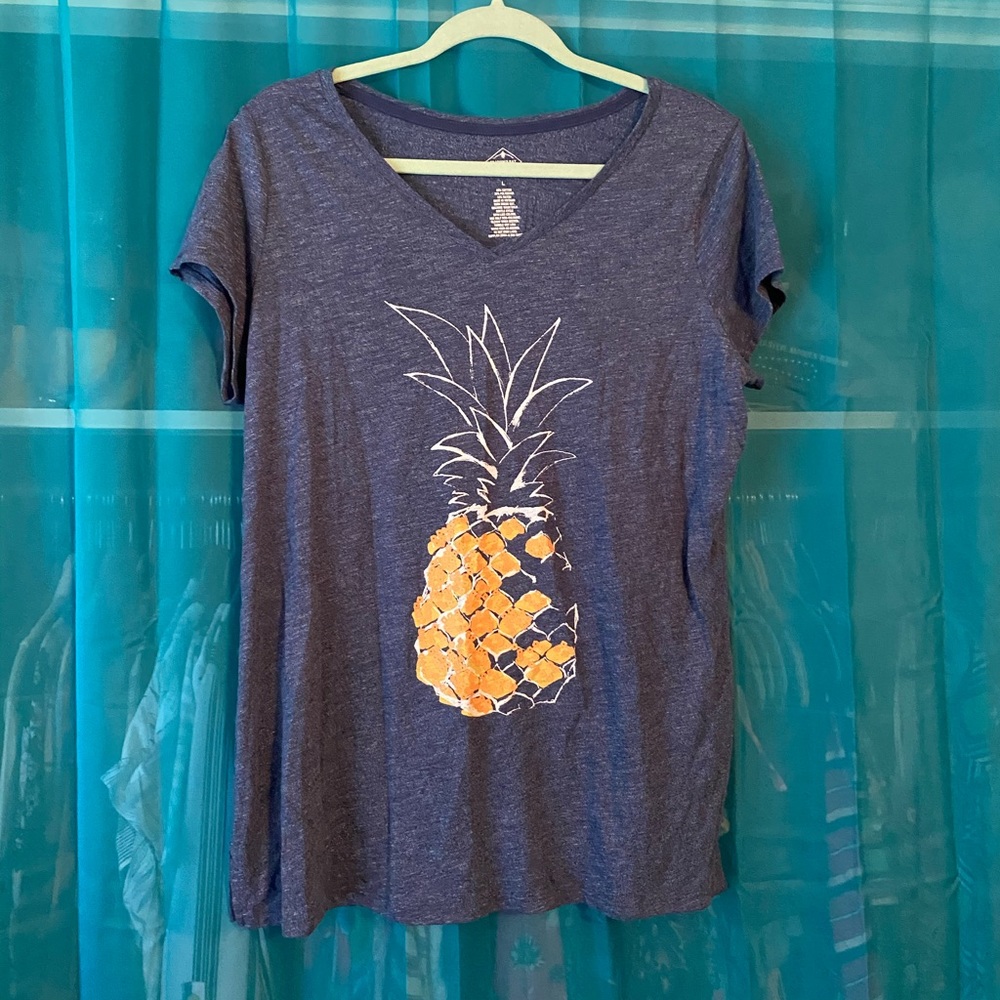 Cute pineapple T-shirt